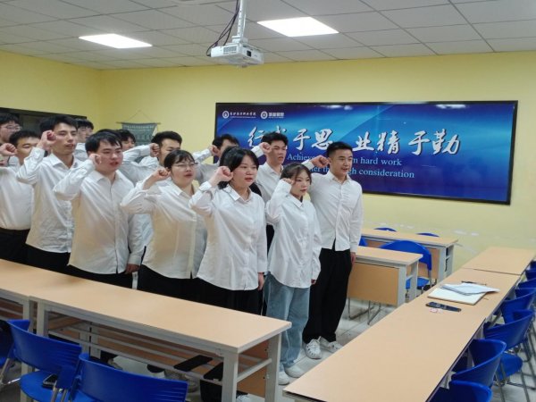 为进一步增强毕业生党员的党性意识