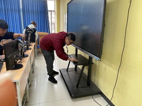 为贯彻落实习近平总书记对深入开展学雷