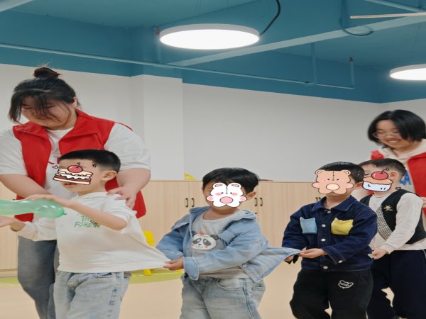 给予自闭症儿童更多的关怀与呵护