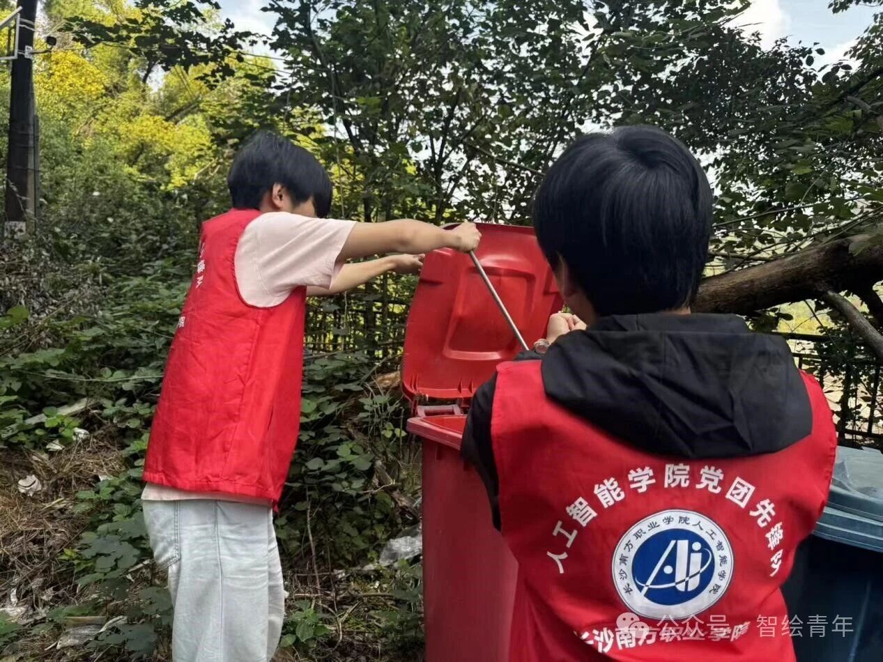 深化入团积极分子思想淬炼与实践锻炼